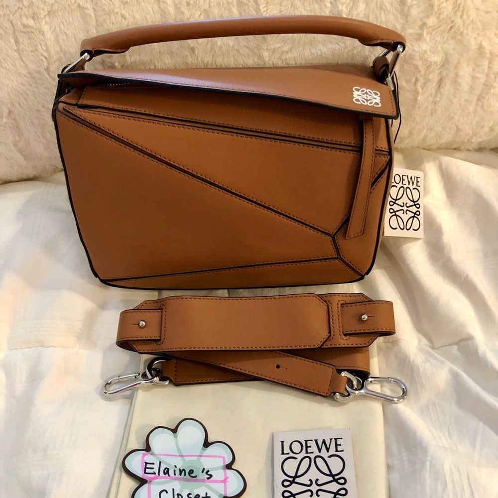 🔥Loewe Small puzzle bag Tan w/ wide strap 4 feet
